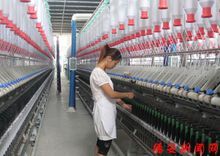公司的经营方式为从原料生产到销售一条龙,主营纯棉纺织,涤棉,化纤
